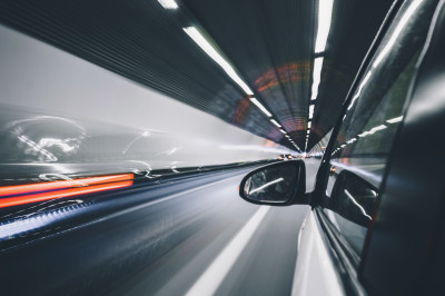 Kia kracht auf A14 bei Großweitzschen gegen Sattelzug
