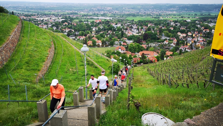 Der höchste Lauf: Der Mount Everest Treppenmarathon Radebeul 2025 bringt tausende von Läufern und Zuschauern auf den Spitzenturm